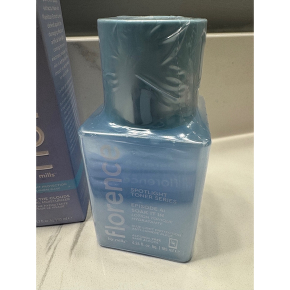 Florence by Mills Makeup Set, 5 pieces - Picture 3 of 12